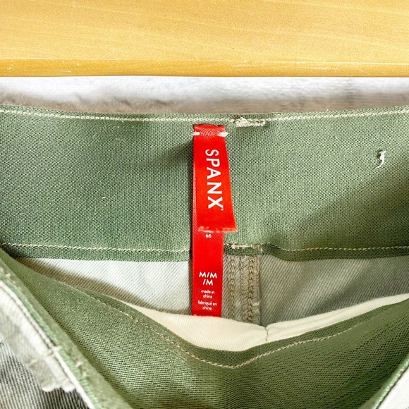 Spanx Twill Ankle Cargo Pant in Camo - Picture 5 of 8